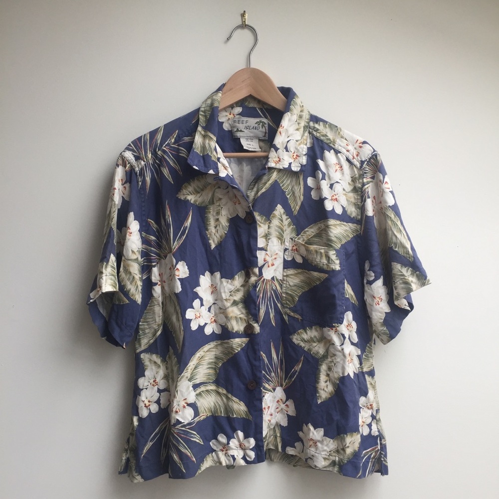 :: VINTAGE :: silk Hawaiian shirt